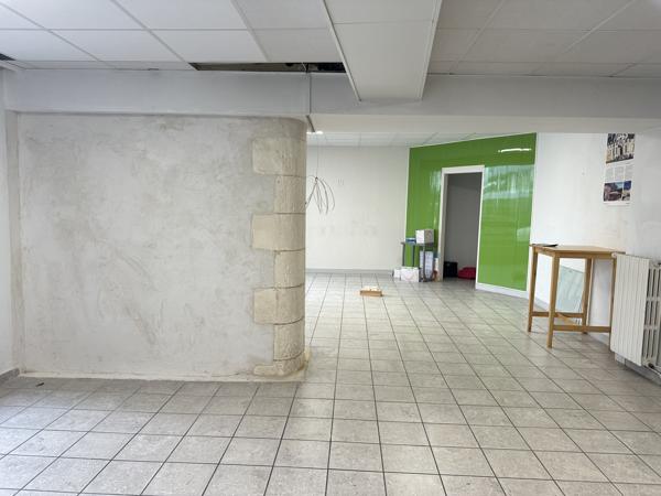 Maison plein coeur de ville Saint-Jean-d'Angély (17400)