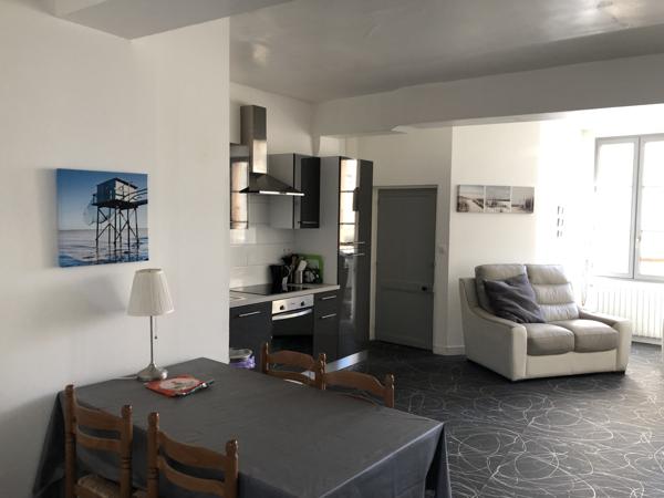 Maison plein coeur de ville Saint-Jean-d'Angély (17400)