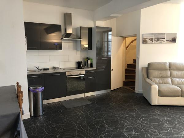 Maison plein coeur de ville Saint-Jean-d'Angély (17400)