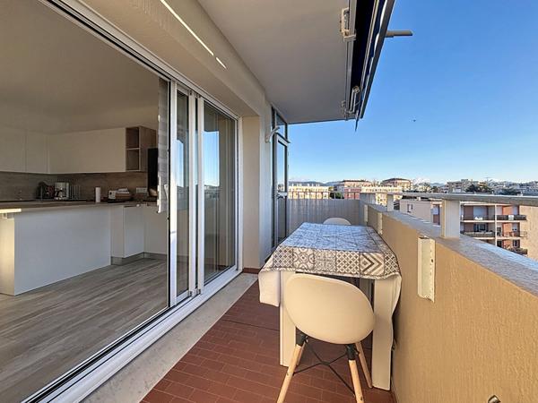 Fréjus-Plage - Superbe 3 pièces rénové - Dernier étage - terrasse