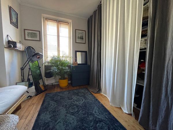 A vendre à Vannes secteur centre ville gare maison années 30 4 chambres sous sol