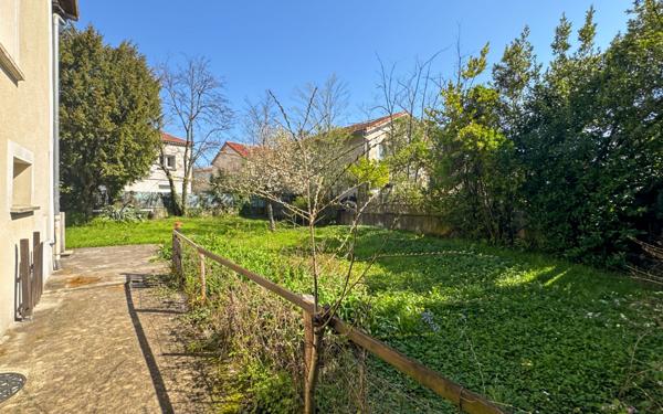 Immeuble à vendre    4 pièces • 103,21 m2 Valence