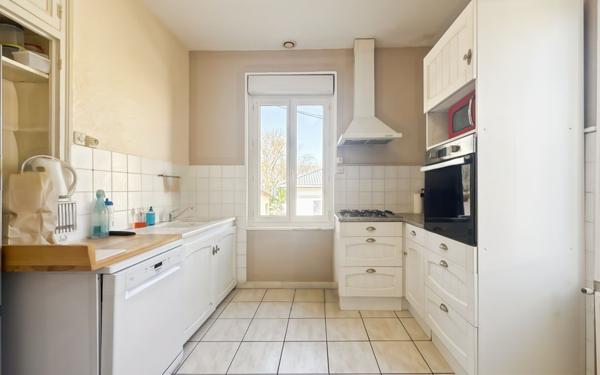 Immeuble à vendre    4 pièces • 103,21 m2 Valence