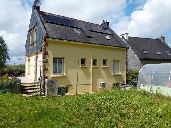 Maison  avec vie de plain pied. Rostrenen 7 pièce(s) 113 m2