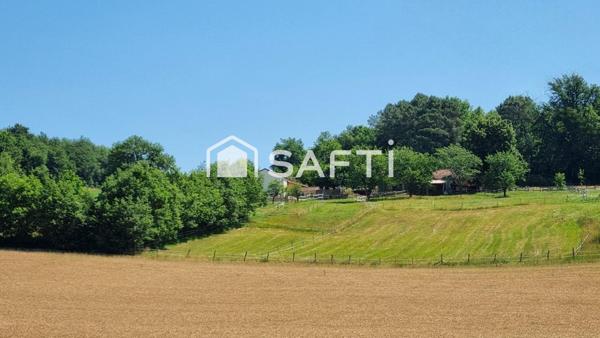 Charmant petit corps de ferme du XVIIIe siècle avec vue dégagée