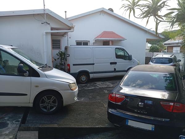 Maison F5 de plain Pied / terrain 362m2 / ST JOSEPH / 235 000€