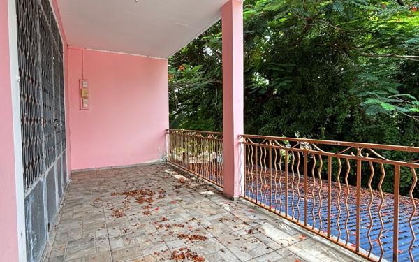 Immeuble à vendre    6 pièces •  Basse-Terre