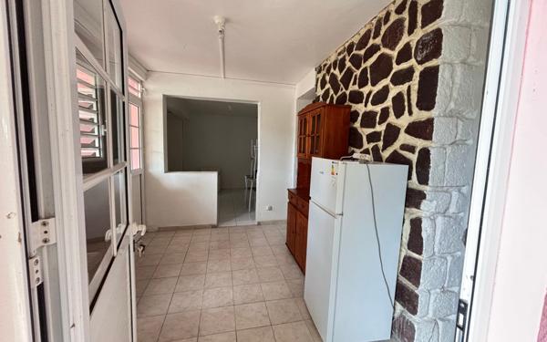 Immeuble à vendre    6 pièces •  Basse-Terre