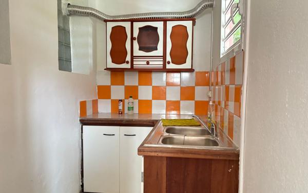 Immeuble à vendre    6 pièces •  Basse-Terre