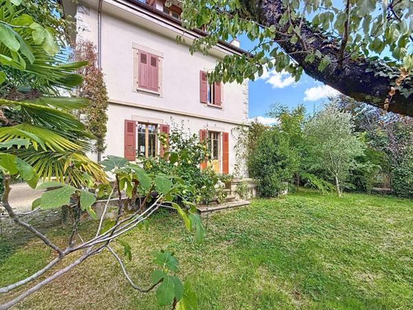 A vendre à GAILLARD (74), Maison Bourgeoise P7 de 227 m² + dépendance sur terrain d'env. 1200 m²
