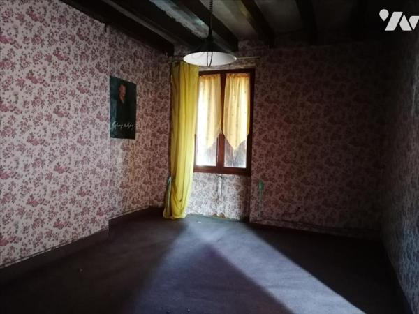 MAISON DE VILLE A RENOVER