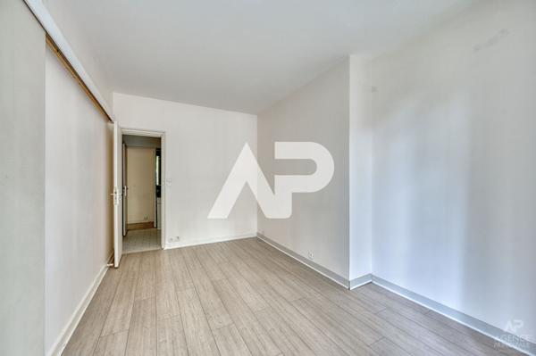 Appartement Rueil Malmaison 2 pièce(s) 49.37 m2 €279 800 ** - Référence 19308