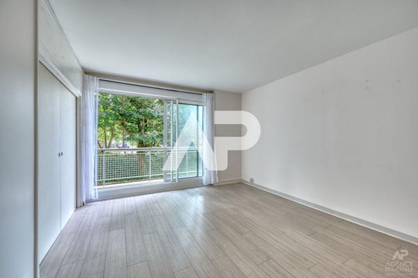 Appartement Rueil Malmaison 2 pièce(s) 49.37 m2 €279 800 ** - Référence 19308