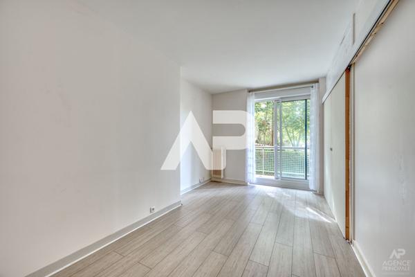 Appartement Rueil Malmaison 2 pièce(s) 49.37 m2 €279 800 ** - Référence 19308