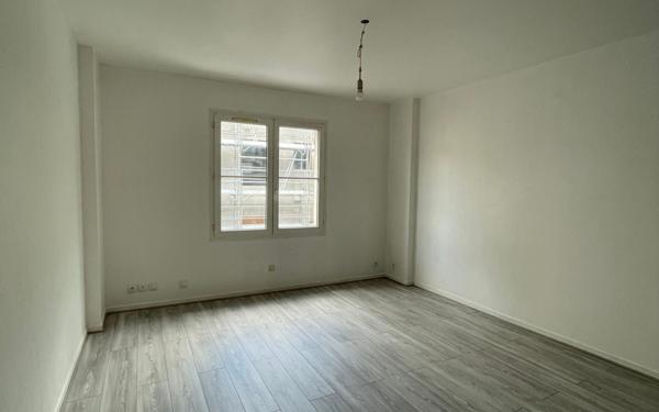 Appartement à vendre    1 pièce •  Yerres