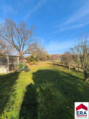 Maison de charme à Veyrins-Thuellin : 6 pièces, 4 chambres, poêle à granulés et terrain XXL !