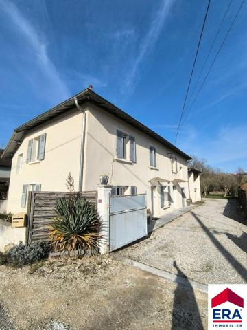 Maison de charme à Veyrins-Thuellin : 6 pièces, 4 chambres, poêle à granulés et terrain XXL !