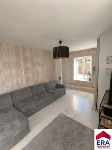 Maison de charme à Veyrins-Thuellin : 6 pièces, 4 chambres, poêle à granulés et terrain XXL !