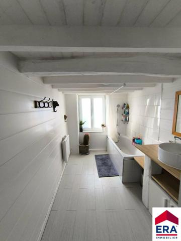 Maison de charme à Veyrins-Thuellin : 6 pièces, 4 chambres, poêle à granulés et terrain XXL !
