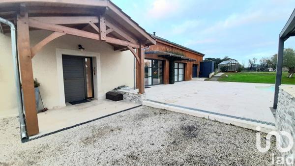 Maison 8 pièces de 239 m² à Villeneuve-sur-Lot (47300)