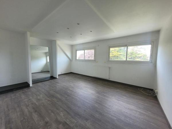 SARZEAU   Proche bourg, maison avec vie de plain-pied, accès PMR et 4 chambres