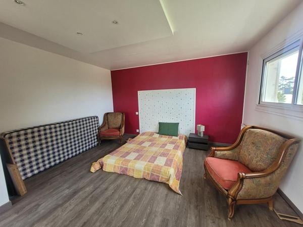 SARZEAU   Proche bourg, maison avec vie de plain-pied, accès PMR et 4 chambres