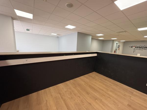 Marseille (13006) Local Commercial - 180m2 - Cantini / 26ème Centenaire