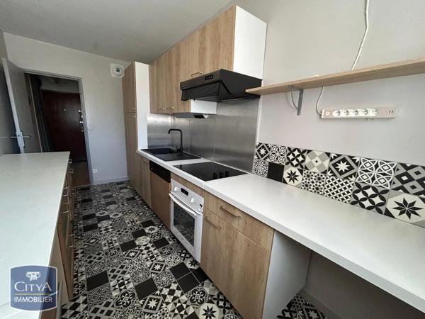 Appartement à louer 3 pièces 68.54m² Laval (53000)