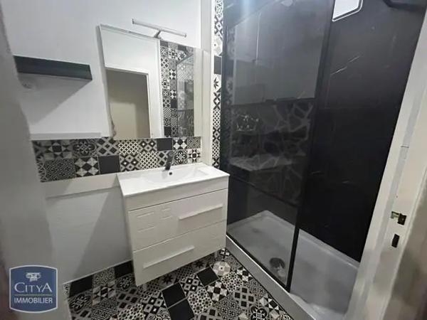 Appartement à louer 3 pièces 68.54m² Laval (53000)