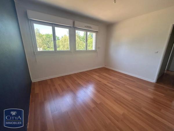 Appartement à louer 3 pièces 68.54m² Laval (53000)