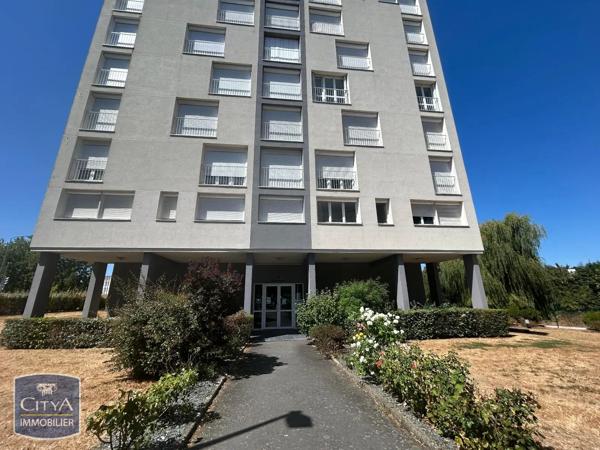 Appartement à louer 3 pièces 68.54m² Laval (53000)