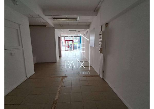 79300 BRESSSUIRE Local Commercial en centre ville de Bressuire