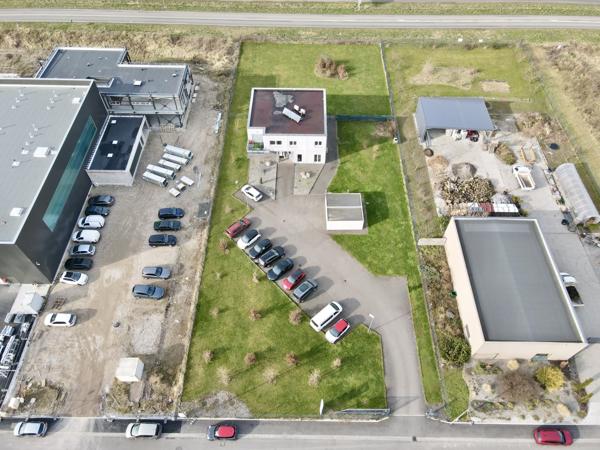Rountzenheim (67480) Ensemble immobilier professionnel à louer – 300 m² – 30 ares – parkings
