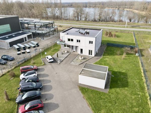 Rountzenheim (67480) Ensemble immobilier professionnel à louer – 300 m² – 30 ares – parkings