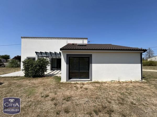 Maison à vendre 4 pièces 110m² Saint-Laurent-des-Vignes (24100)
