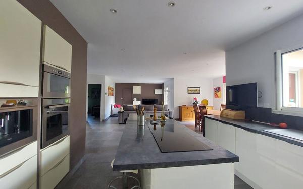 Maison à vendre    5 pièces •  Seigy