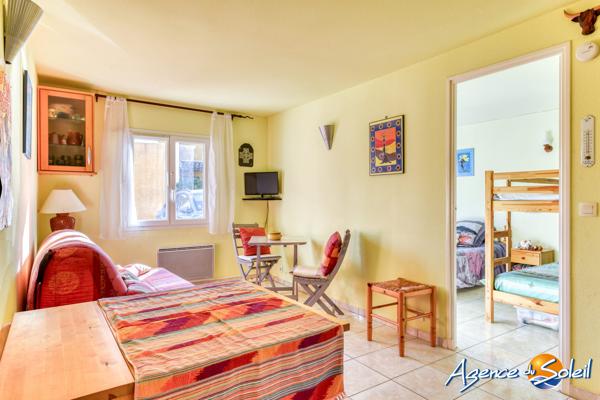 Appartement à Saint-Pierre-la-Mer PAVILLON T4 + 2 GARAGES