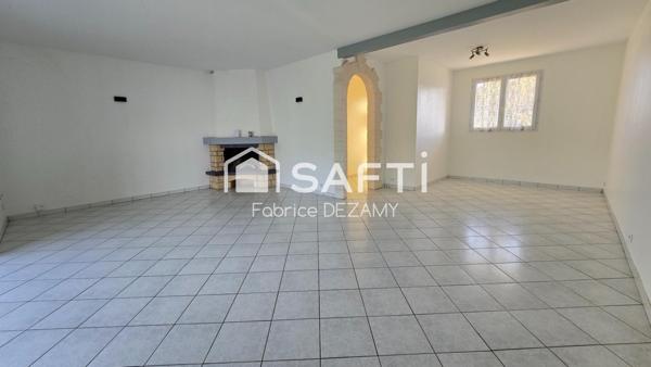 Proche des commerces.