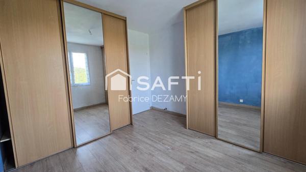 Proche des commerces.