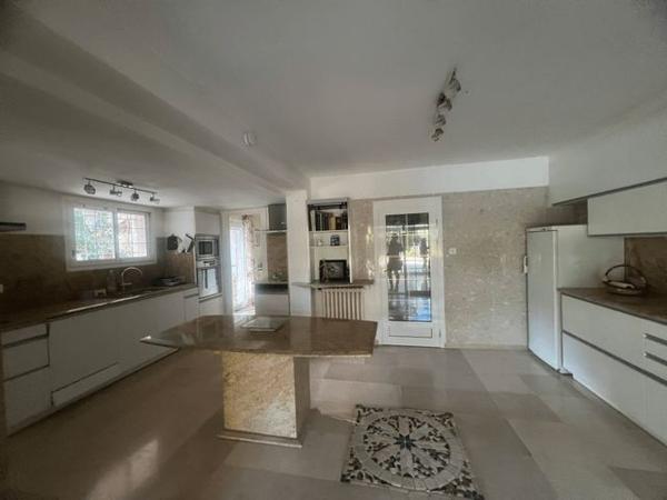 Location Maison 8 pièces 260 m² - FONTFIGUIERE N°6 Aix En Provence 13090