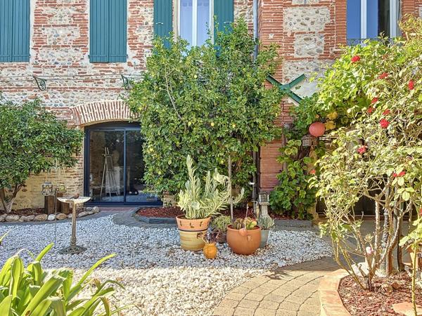 MAS SCINDE EN DEUX HABITATIONS AVEC JARDIN ET PISCINE, PERPIGNAN