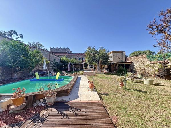 MAS SCINDE EN DEUX HABITATIONS AVEC JARDIN ET PISCINE, PERPIGNAN