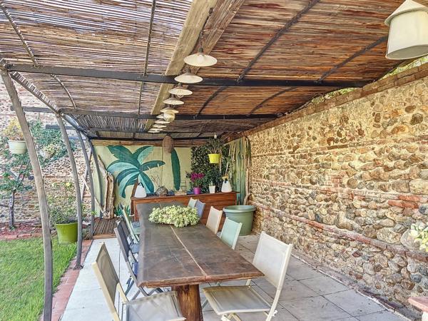 MAS SCINDE EN DEUX HABITATIONS AVEC JARDIN ET PISCINE, PERPIGNAN