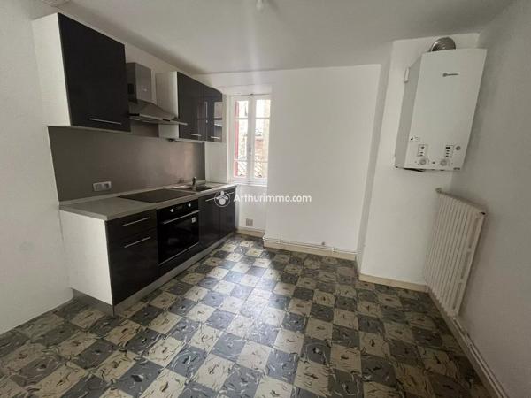 Location                                                      Appartement
                        
                     3 pièces                      48 m2                     à Millau
