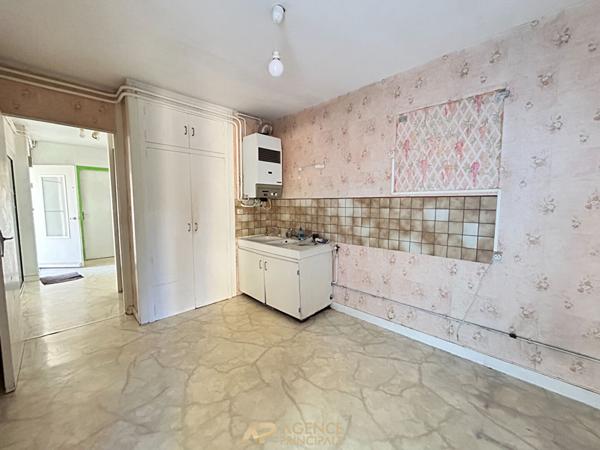 Maison 4 pièces proche tous commerces Villeneuve-les-Salines €245 000 ** - Référence FB716D1