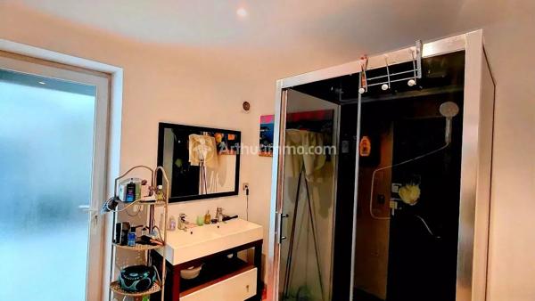 Vente                                                      Maison de ville
                        
                     6 pièces                      165 m2                     à Castres
