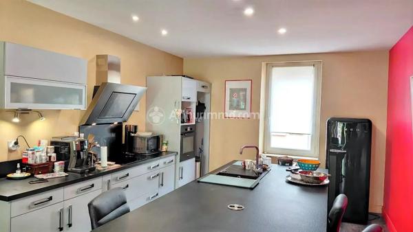 Vente                                                      Maison de ville
                        
                     6 pièces                      165 m2                     à Castres