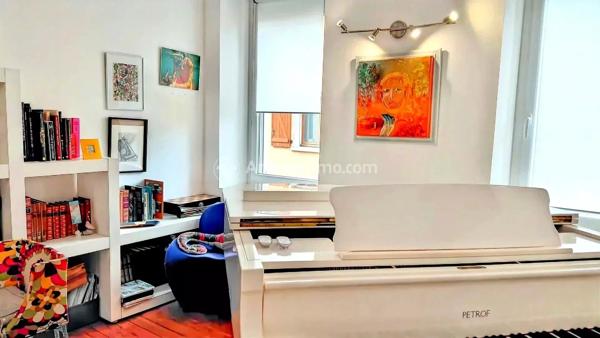 Vente                                                      Maison de ville
                        
                     6 pièces                      165 m2                     à Castres