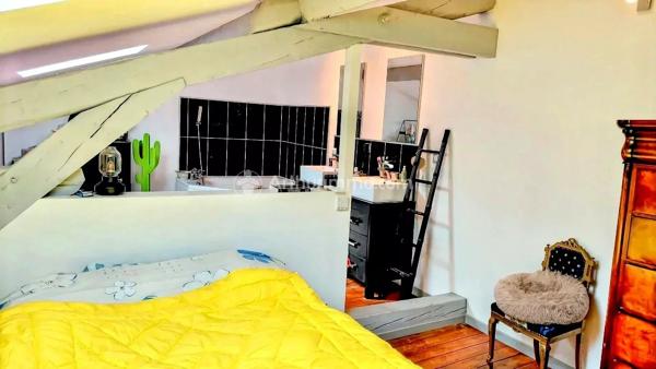 Vente                                                      Maison de ville
                        
                     6 pièces                      165 m2                     à Castres