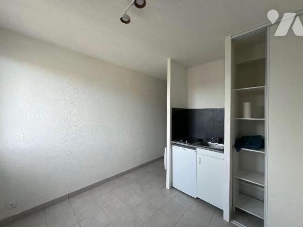 A VENDRE - SAINT-NAZAIIRE- PLEIN CENTRE - STUDIO
En plein centre ville, dans résidence des ann...